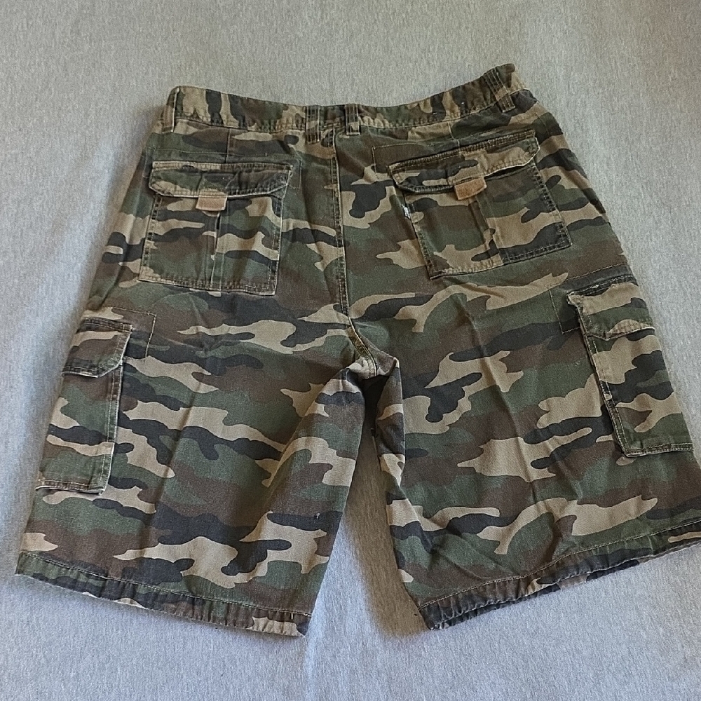 Pro Club Men's Camo Cargo Shorts - Green Camouflage - Picture 3 of 5
